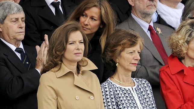 Valerie Trierweiler reaparece tras el tweet contra Segolene Royal, pero sigue callada
