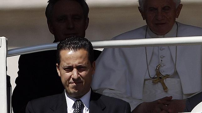 El padre del mayordomo del Papa defiende la «honestidad» de su hijo