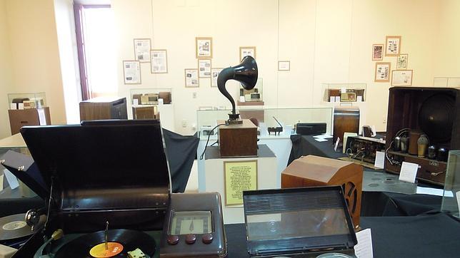 Más de 80 radios antiguas que escuchar