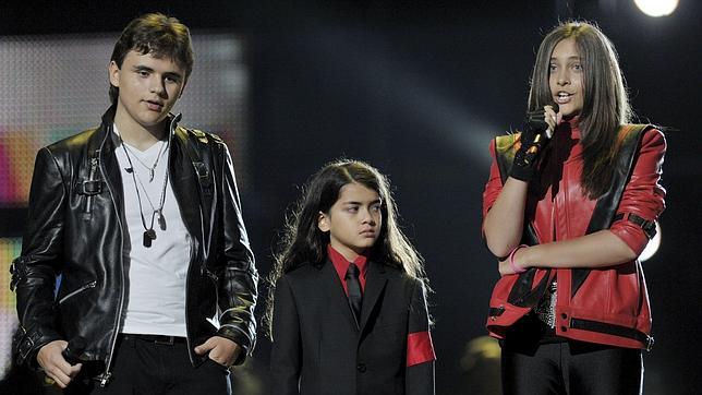 El sobrino de Michael Jackson obtiene la custodia temporal de los hijos del cantante