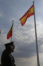 La bandera de España ya luce en la Villa Olímpica tras una ceremonia informal