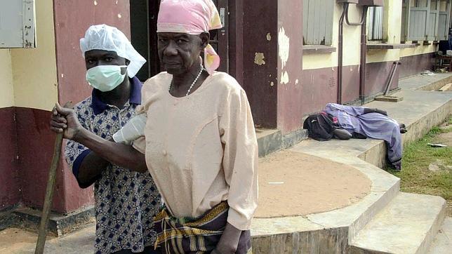 Trece personas han muerto al oeste de Uganda por un brote del virus Ébola