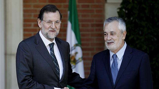 Griñán anuncia que Rajoy convocará una Conferencia de Presidentes tras el verano