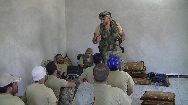 Un radical yihadista libio entrena a las milicias sirias
