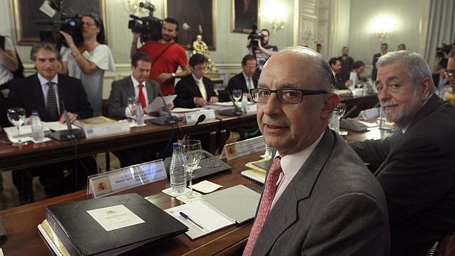 Montoro se reúne hoy con las comunidades para fijar los objetivos de déficit