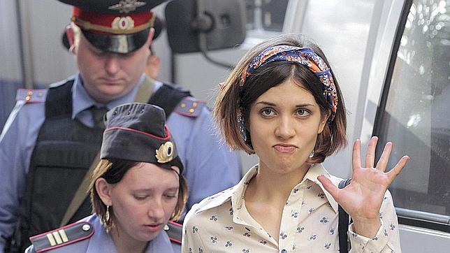 Un falso aviso de bomba retrasa el juicio contra las punks rusas