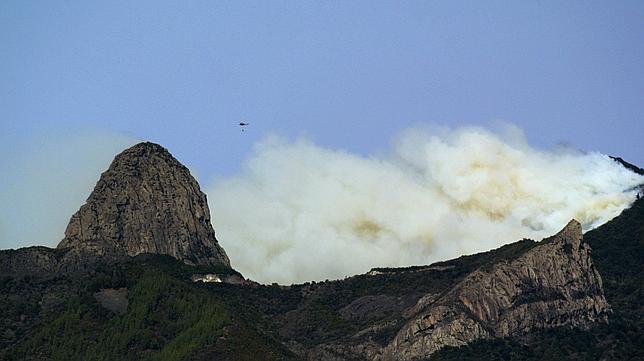 Evacuadas 670 personas y calcinadas 3,600 hectáreas en los incendios de Canarias
