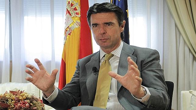 Soria recomienda a Canarias solicitar antes los hidroaviones