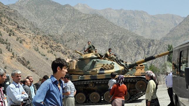 Turquía teme un levantamiento kurdo aprovechando el desconcierto en Siria