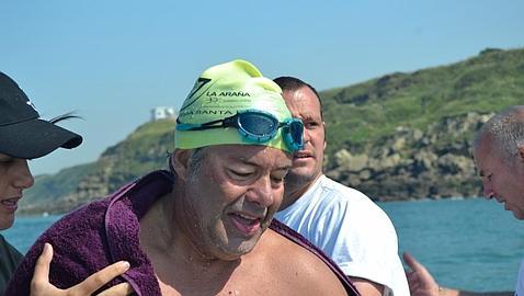 El primer alicantino en cruzar el Canal de la Mancha