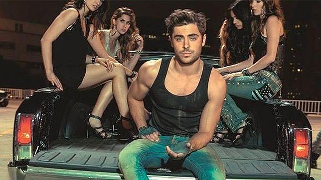 Zac Efron posa muy sexy para la firma de vaqueros «John John Denim»