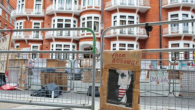 Londres «extraditará» a Assange pese al asilo de Ecuador