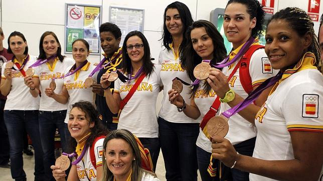 Fuga de talentos entre las chicas de balonmano que lograron el bronce