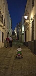 El ruido, la furia y la nada