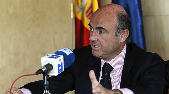 De Guindos: «La intervención del BCE debe ser contundente y sin límite previo»