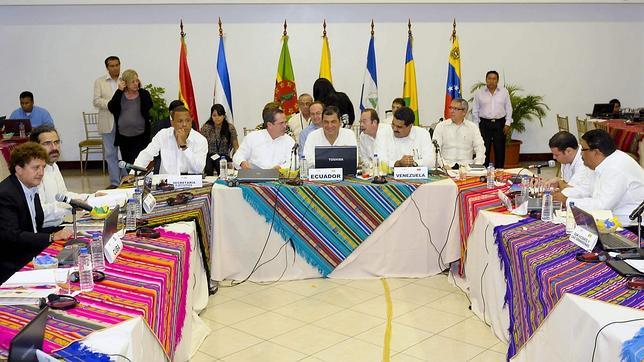 La Alianza Bolivariana acusa al Reino Unido de violar el derecho internacional y respalda la decisión de Correa