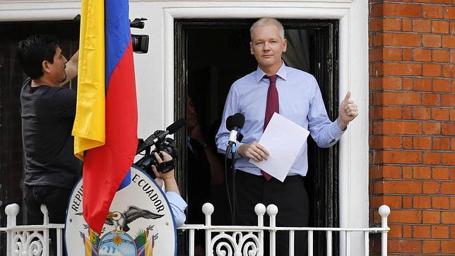Ecuador asegura que nunca ayudará a huir a Julian Assange