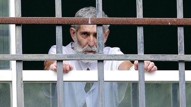 Un centenar de presos se desmarcan de la huelga de hambre