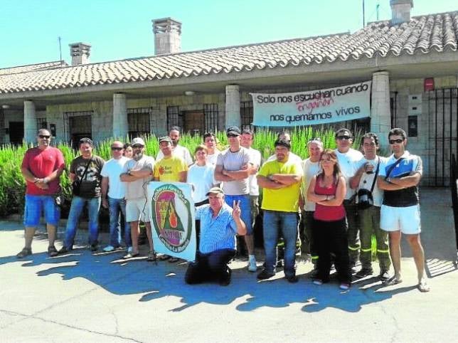 Los bomberos forestales estudian ir hasta Madrid para mejorar su situación