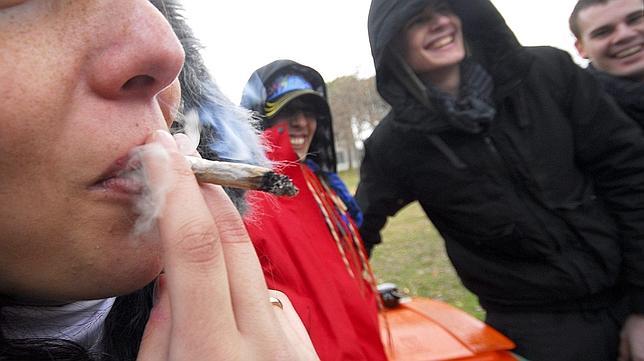 El consumo de marihuana antes de los 18 años ocasiona daños mentales