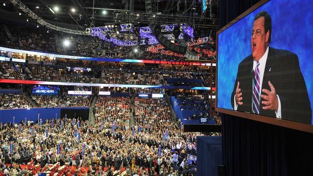 Elecciones EE.UU. 2012: Expulsados de la convención por tirar frutos secos a una cámara negra de la CNN