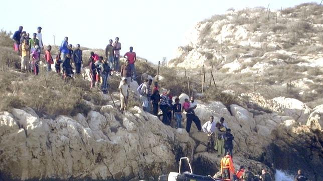 El Gobierno destaca el «éxito» del desalojo mientras otros colectivos recelan