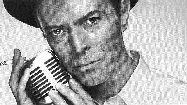 David Bowie, por lo menos reaparece en una exposición
