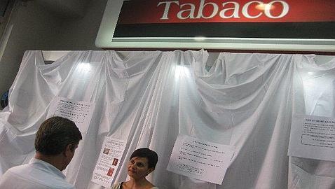 Los estancos canarios protestan contra las limitaciones a la venta de tabaco