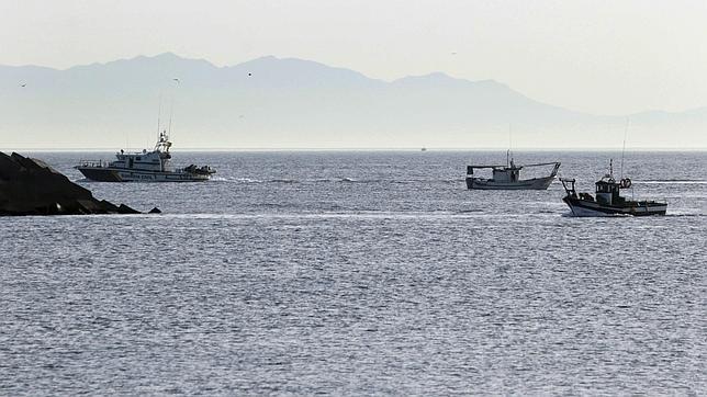 España prepara un plan que impedirá la evacuación de residuos por mar a Gibraltar