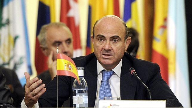 De Guindos: «Somos uno de los pocos países con superávit comercial en la zona euro»