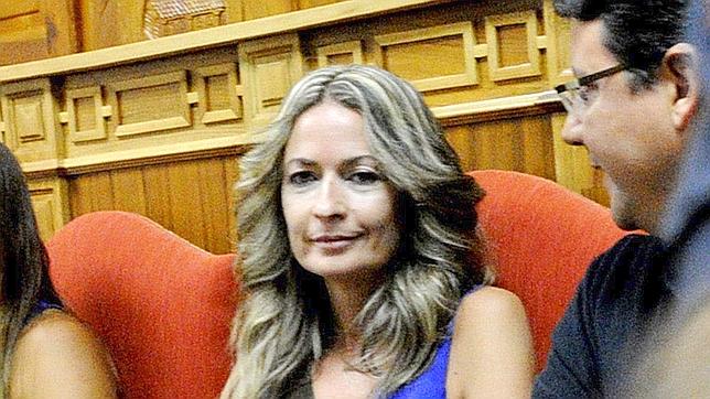 Hormigos pide separar sus errores privados de los públicos