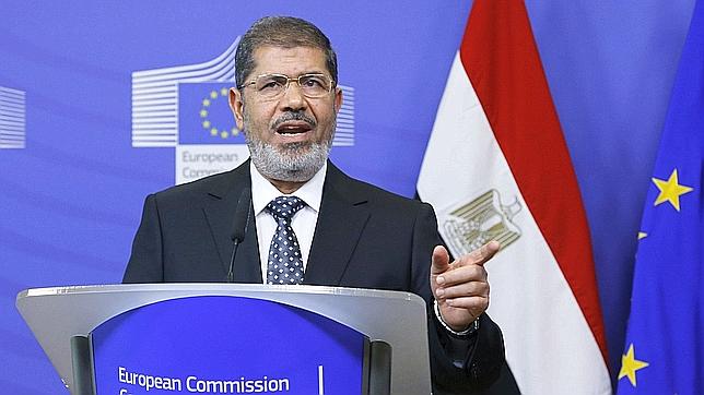 Mursi promete garantizar la seguridad de las embajadas
