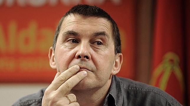 Otegi pide «disculpas» a las víctimas como portavoz de Batasuna