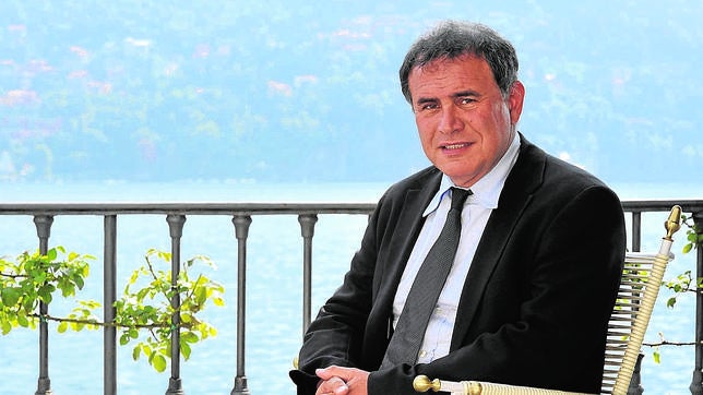 Roubini: «Hay que relanzar el crecimiento y relajar la austeridad»