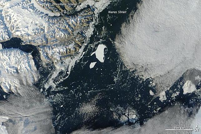 La isla de hielo del tamaño de Manhattan, a la deriva