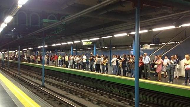Sin incidentes en Metro y EMT pero con atascos en las principales vías de la capital