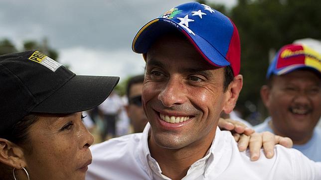 Capriles dice que el pueblo saldrá a la calle si el Gobierno desconoce su triunfo