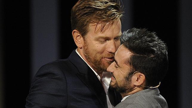 El «Eskerrik Asko» de Ewan McGregor le valió una ovación del público del Festival de San Sebastián