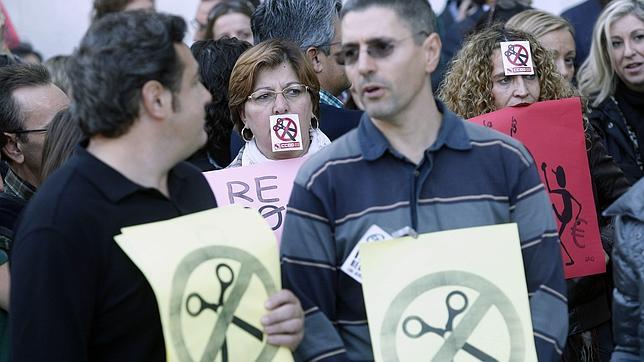 Los 128.000 funcionarios valencianos cobrarán los 230 millones de la extra de 2012