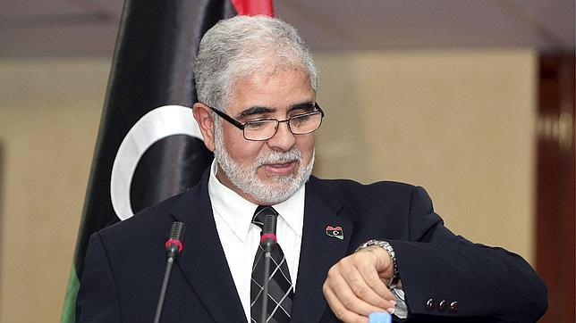 El Parlamento libio retira la confianza al primer ministro transitorio