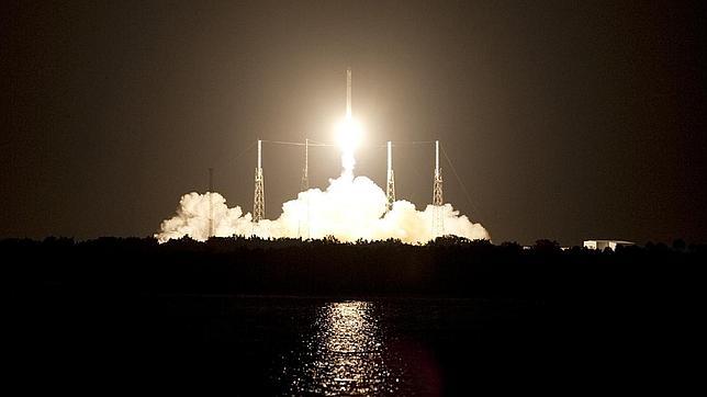 La cápsula comercial Dragon parte a la Estación Espacial Internacional