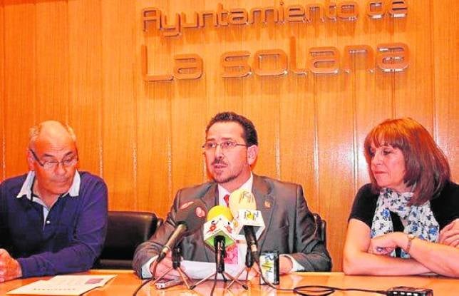 El alcalde de la Solana pide a la Junta un calendario de pagos