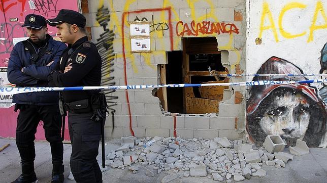 Cifuentes, sobre el desalojo de la casa okupa Casablanca: «La Policía sólo actúa con orden judicial»