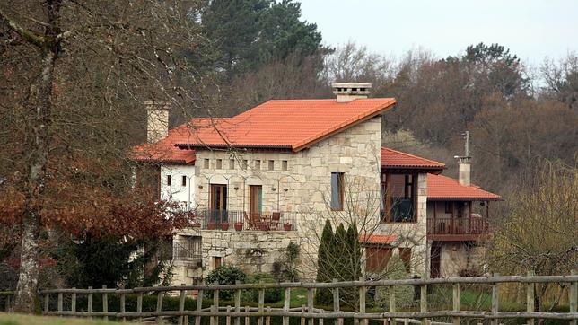 Elecciones galleas 2012: «Pachi» Vázquez enmascaró sus centros médicos en la declaración de bienes