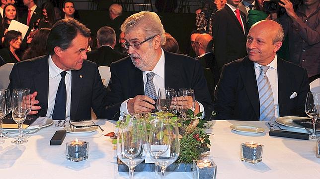 Mas y Wert comparten mesa en la cena del Planeta