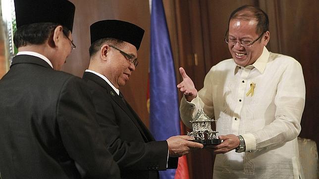 Filipinas firma la paz con la guerrilla islámica