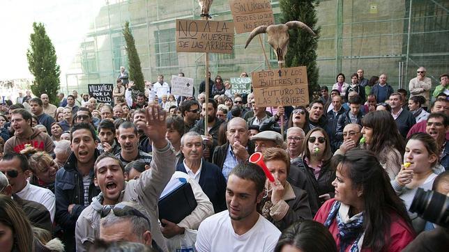 Afectados por el cierre de Urgencias vuelven a colapsar Salamanca