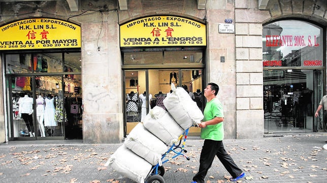 El impasible comerciante chino, preocupado por el daño a su imagen