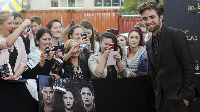Robert Pattinson y la divertida camisa de la reconciliación