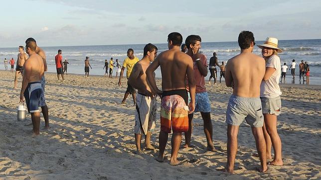 Ghana acepta la repatriación de los marinos argentinos, pero la fragata se queda